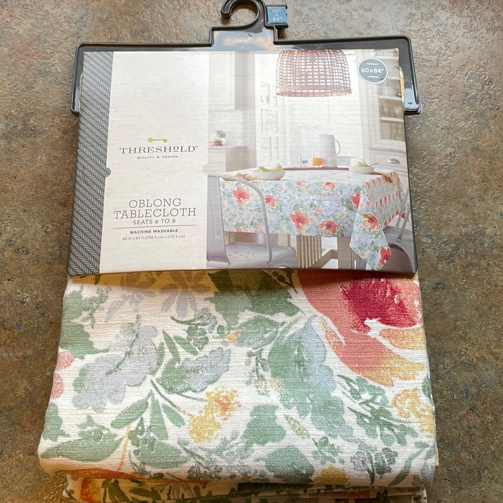 NWT! Oblong floral tablecloth